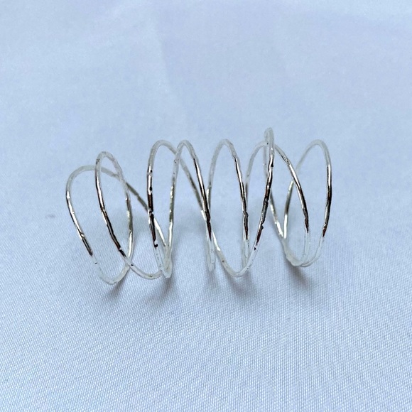 Stella & Dot Gwen Wrap Ring Size 6 Silver - Picture 3 of 7